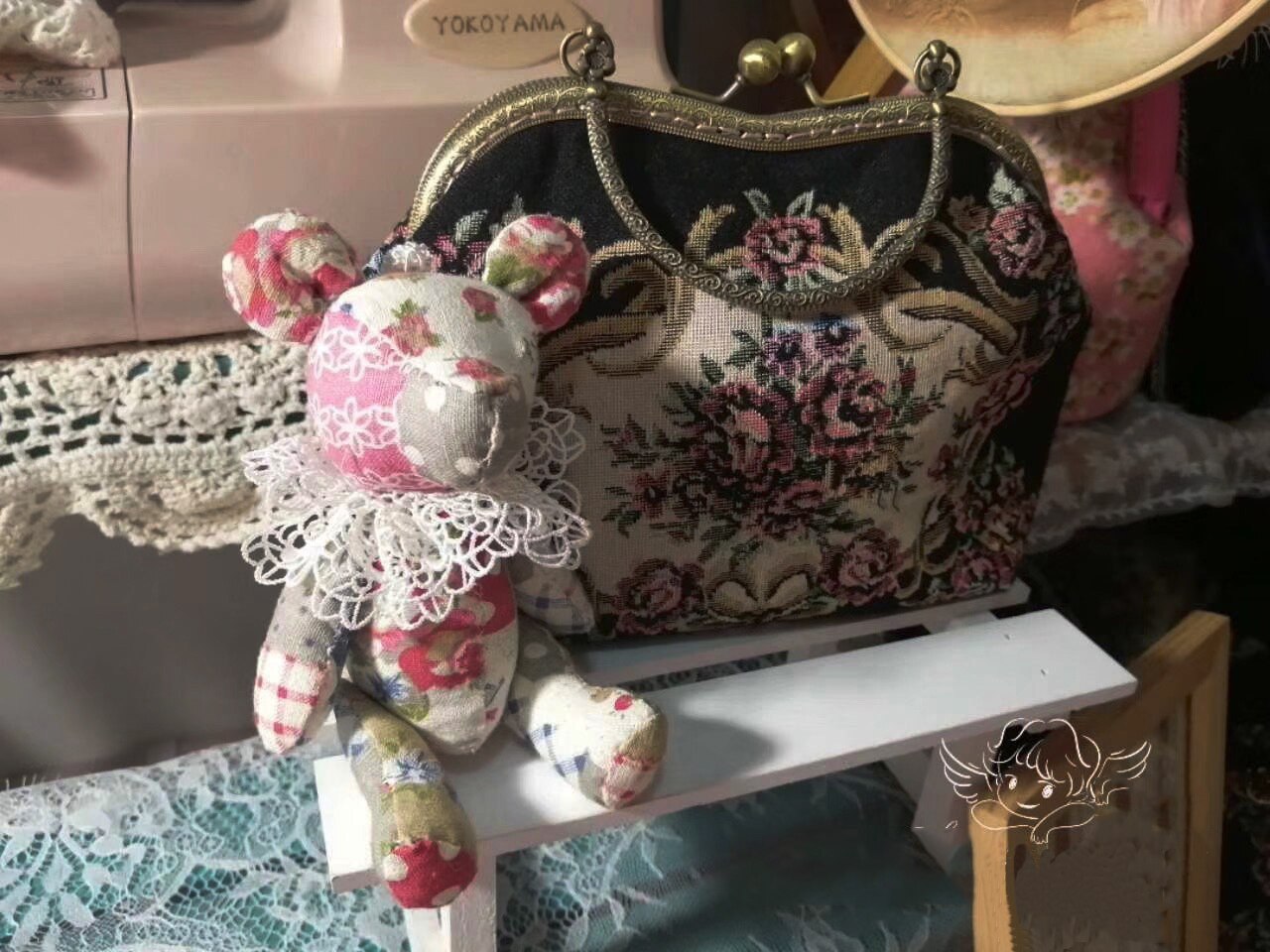 Lost in Vintage Thread Embroidered Bag Metal Handle Petitpoint Clutch Antique Kiss Lock Crossbody Kiss Lock Frame Evening Bag